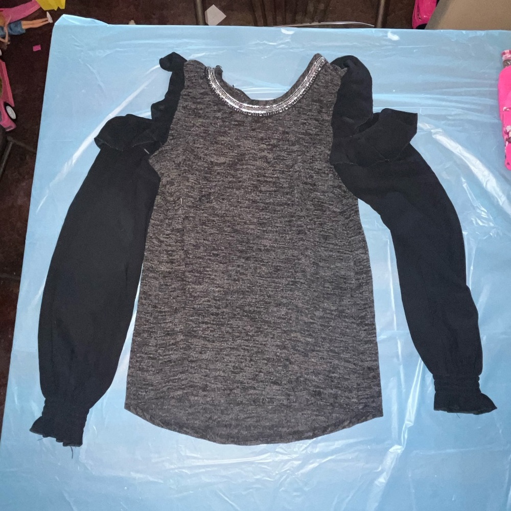 Cold Shoulder Sweater Top - Picture 6 of 6